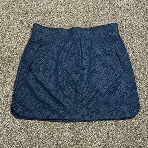 Orvis skirt skort tennis skirt. Navy blue. Small. Shattered glass print. Golf